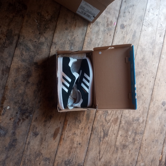 Adidas - Picture 2 of 2